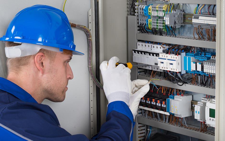 taux horaire électricien Bièvres